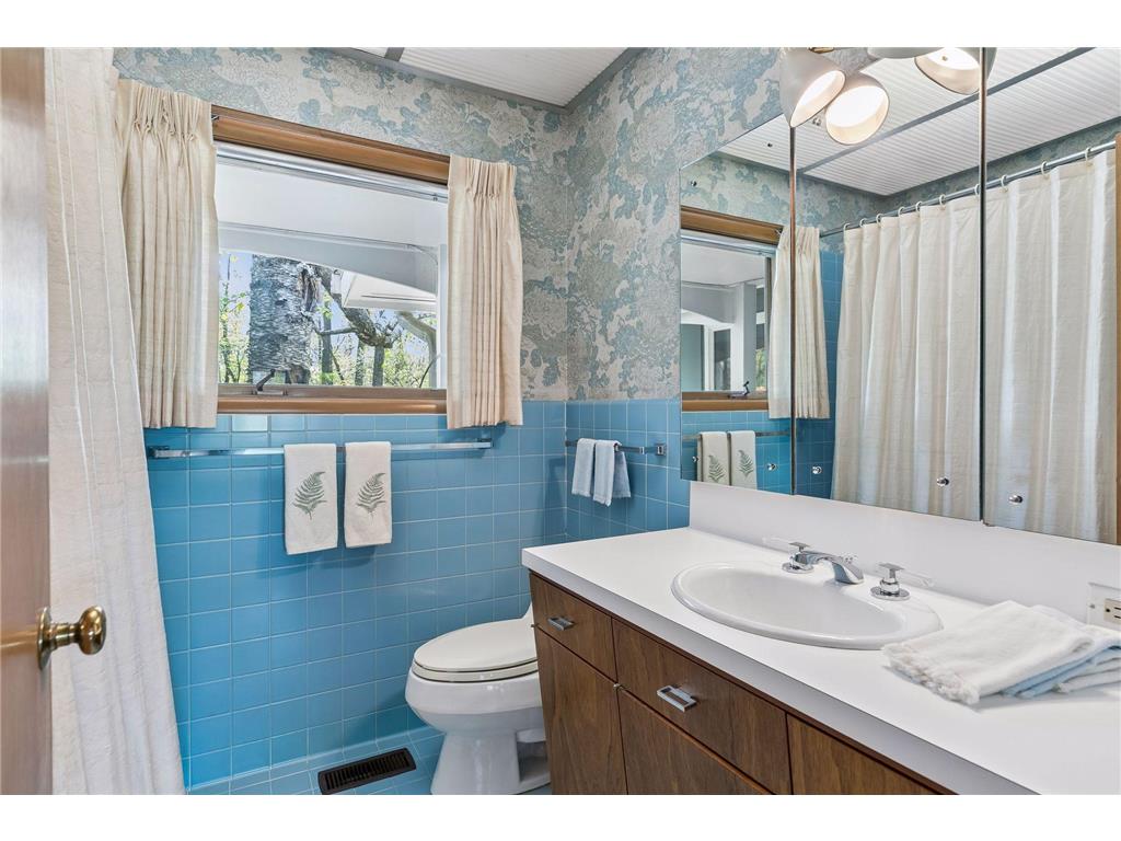 1 Poplar Lane North Oaks MN 55127 - Gilfillan 7071282 image30