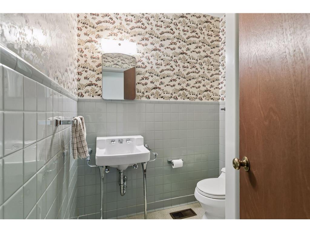 1 Poplar Lane North Oaks MN 55127 - Gilfillan 7071282 image34