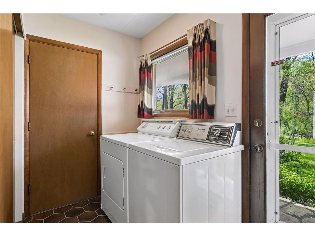 1 Poplar Lane North Oaks MN 55127 - Gilfillan 7071282 image38