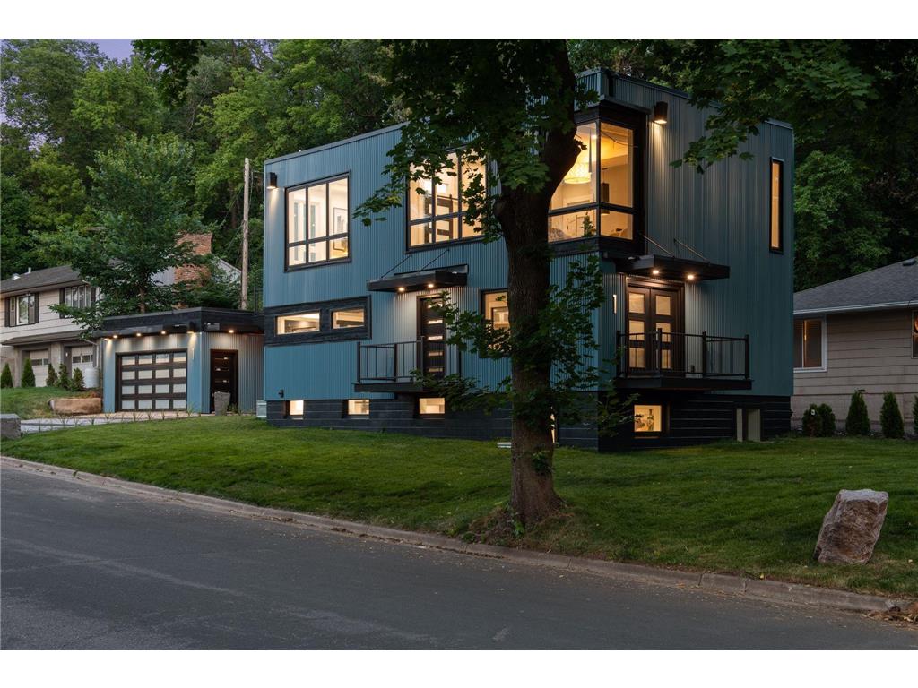 1 Thomas Avenue S Minneapolis MN 55405 6544647 image1