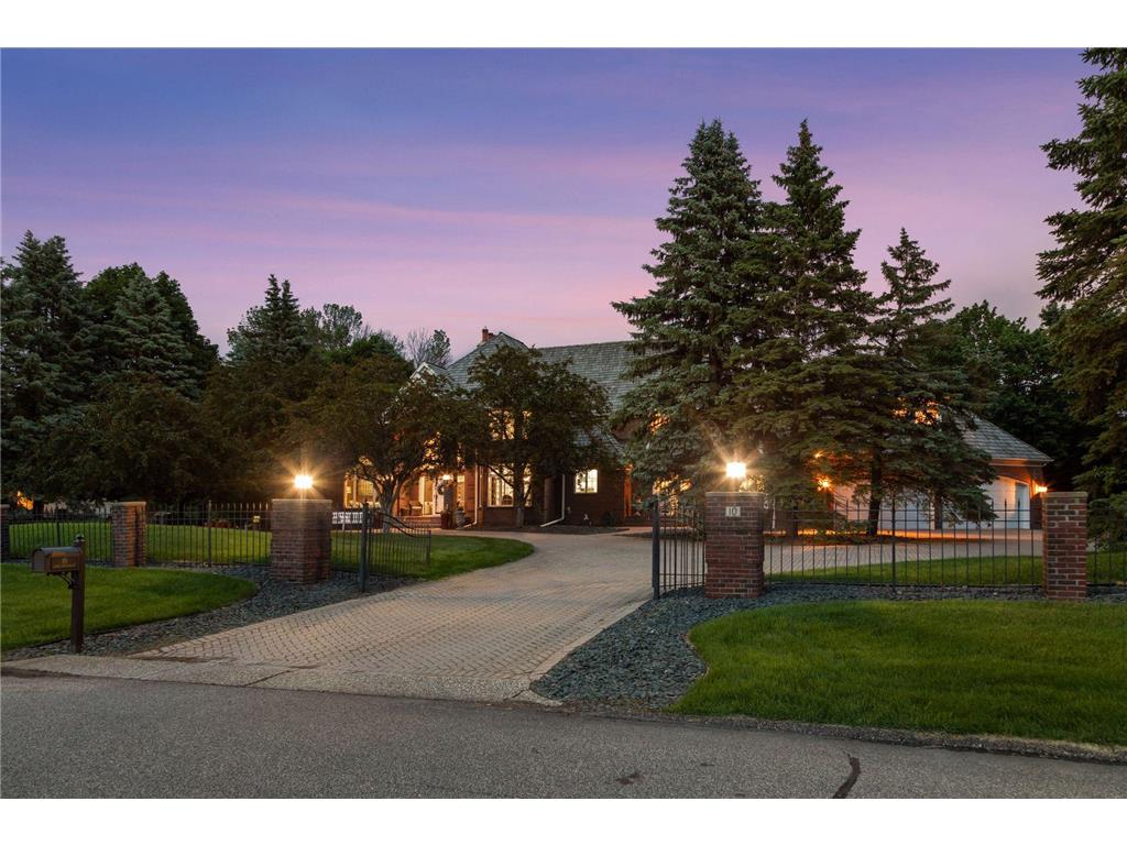 10 Apple Orchard Court Dellwood MN 55110 6818725 image4