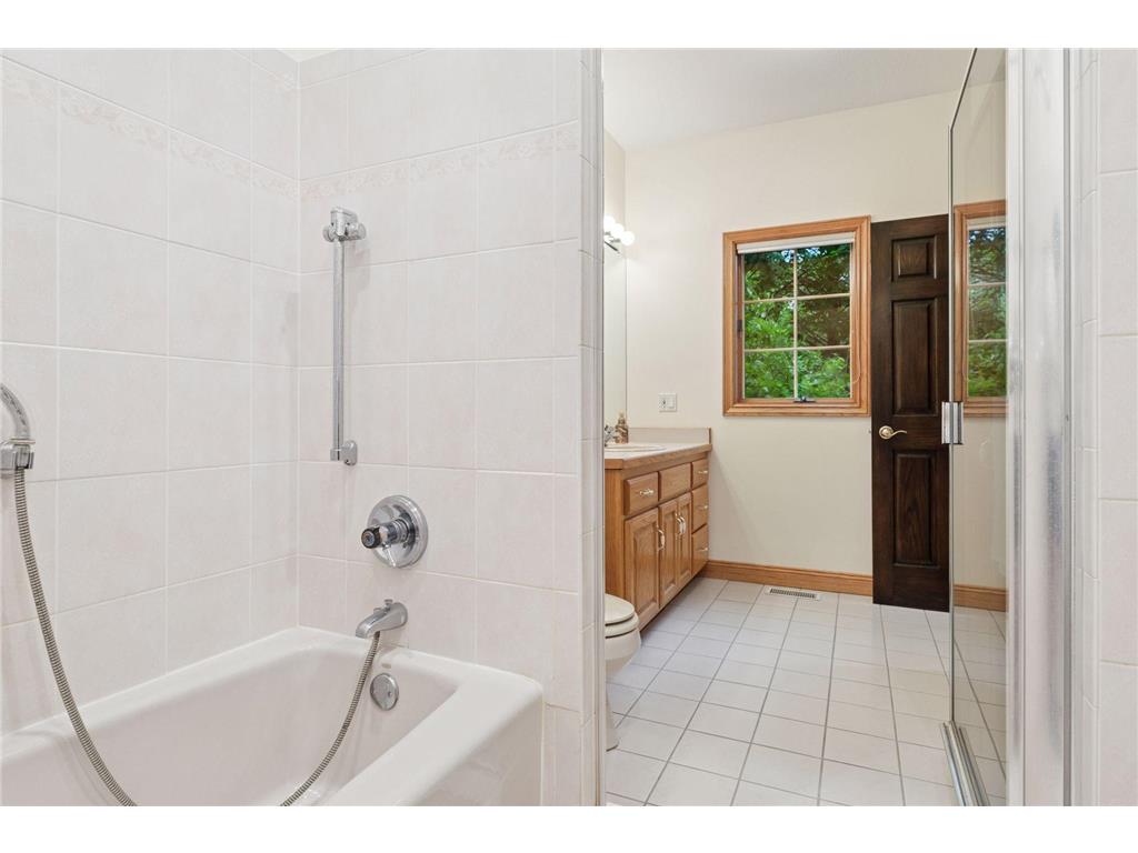 10 Apple Orchard Court Dellwood MN 55110 6818725 image68