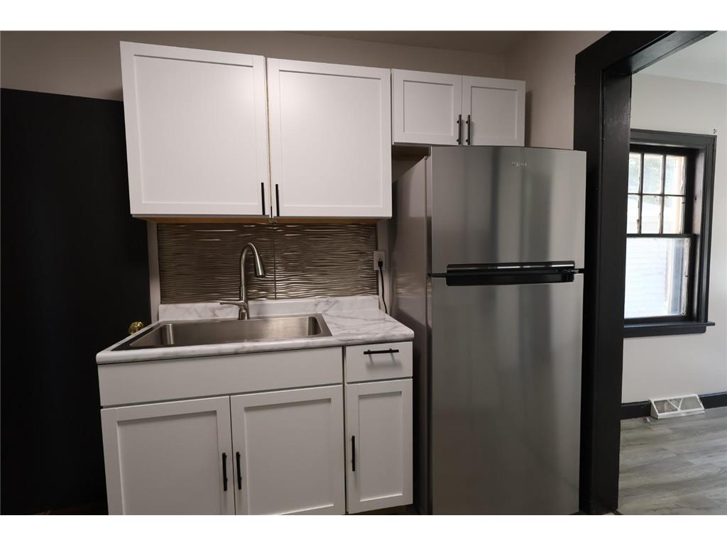 10 E 4th Street Morris MN 56267 7078339 image11
