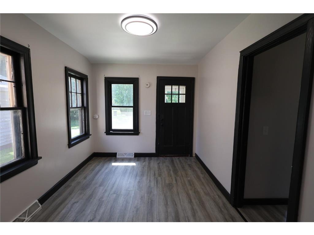 10 E 4th Street Morris MN 56267 7078339 image16