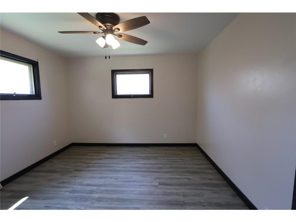 10 E 4th Street Morris MN 56267 7078339 image19