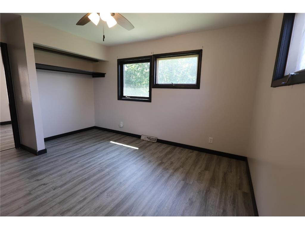 10 E 4th Street Morris MN 56267 7078339 image22