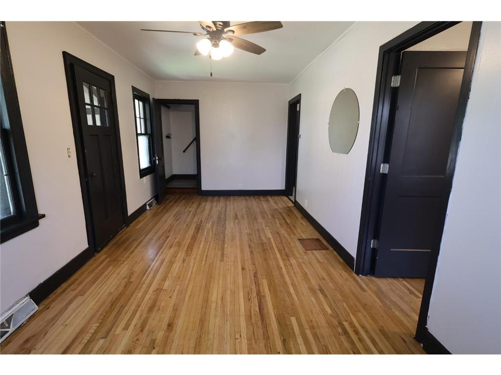 10 E 4th Street Morris MN 56267 7078339 image5