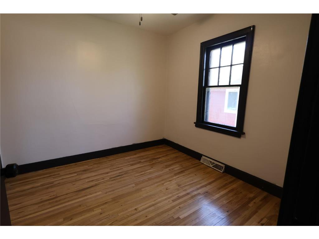10 E 4th Street Morris MN 56267 7078339 image7