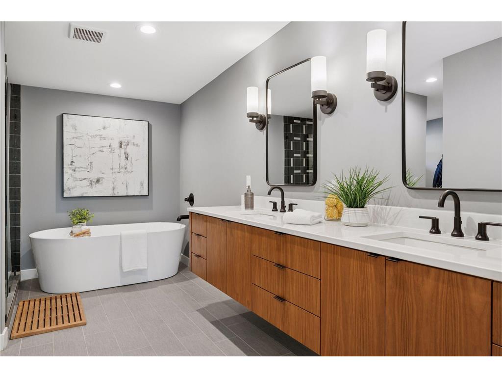 10 W Shore Road North Oaks MN 55127 - Gilfillan 6807036 image19