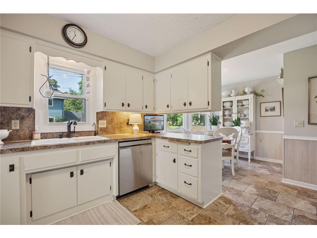 10 Western Terrace Golden Valley MN 55426 6779776 image27