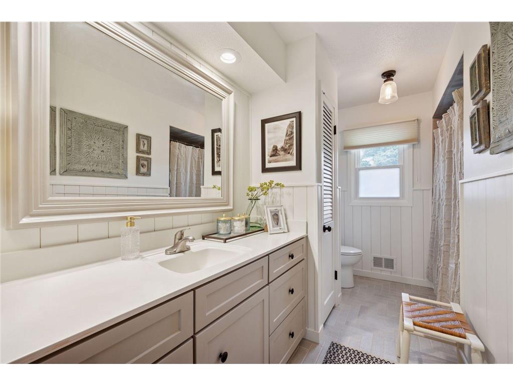 10 Western Terrace Golden Valley MN 55426 6779776 image4