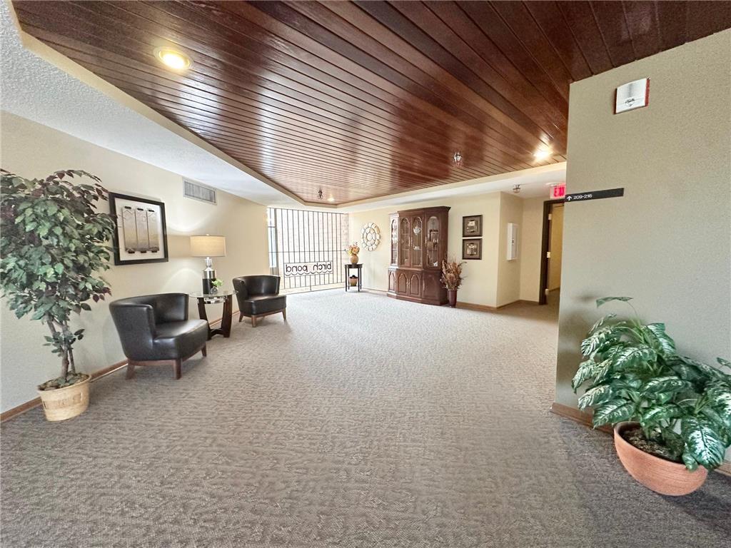 10 Windsor Court #203 New Brighton MN 55112 7039782 image1