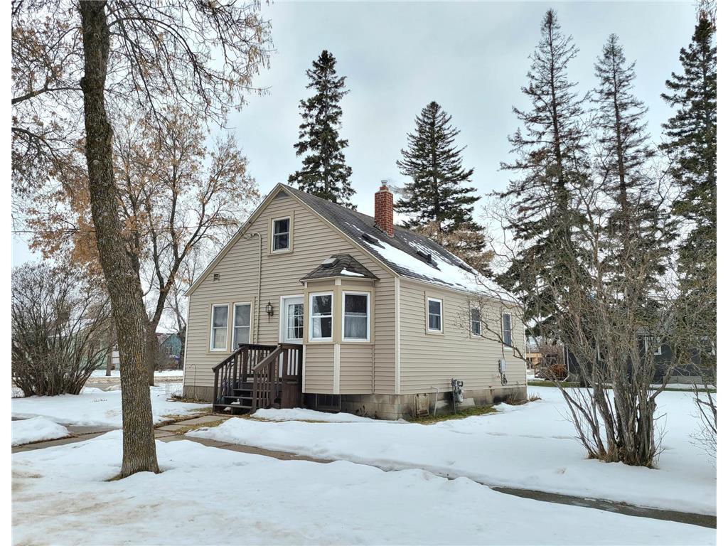 100 14th Street W International Falls MN 56649 6484342 image1