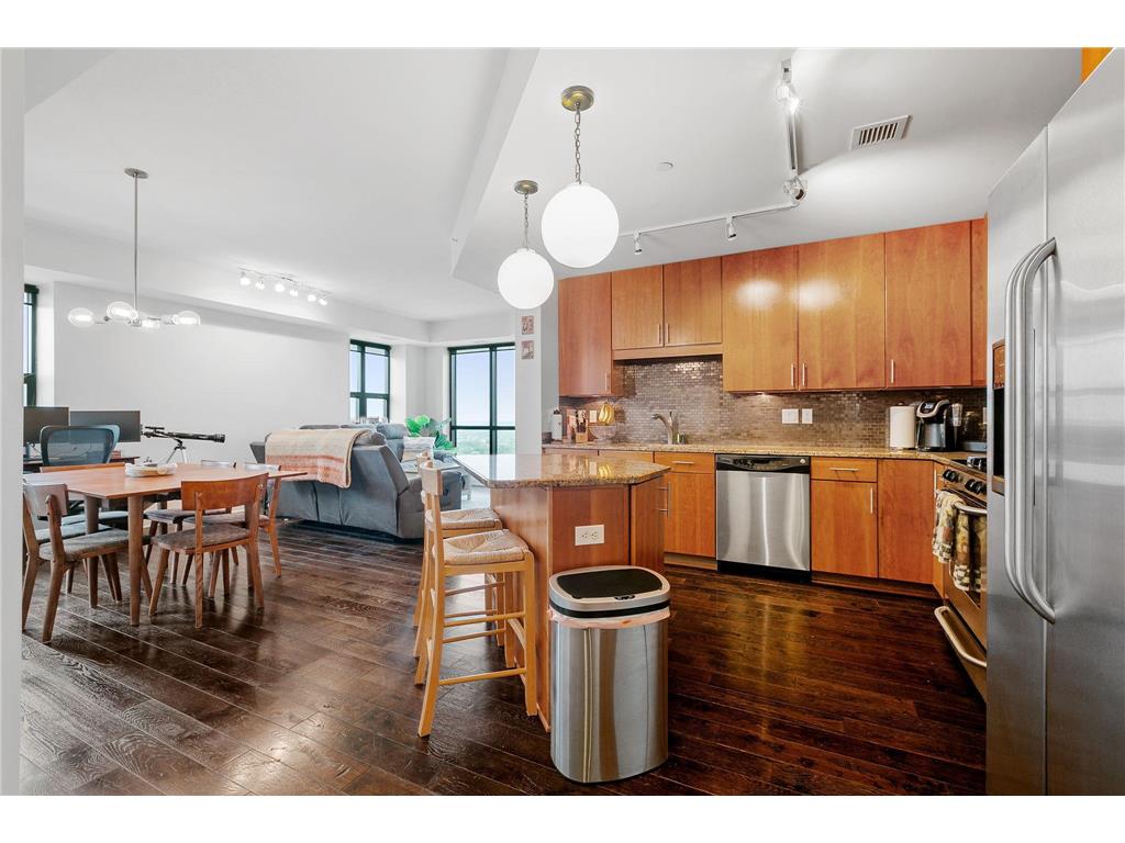 100 3rd Avenue S #2704 Minneapolis MN 55401 6496837 image1