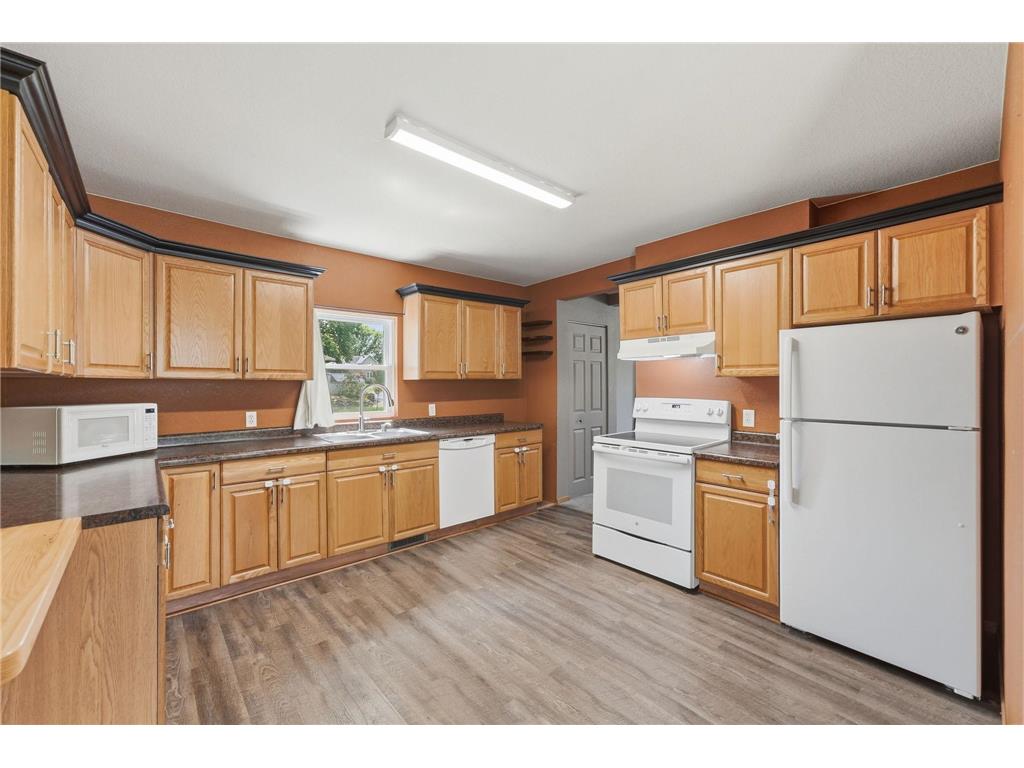 100 3rd Avenue SE New London MN 56273 7096581 image10