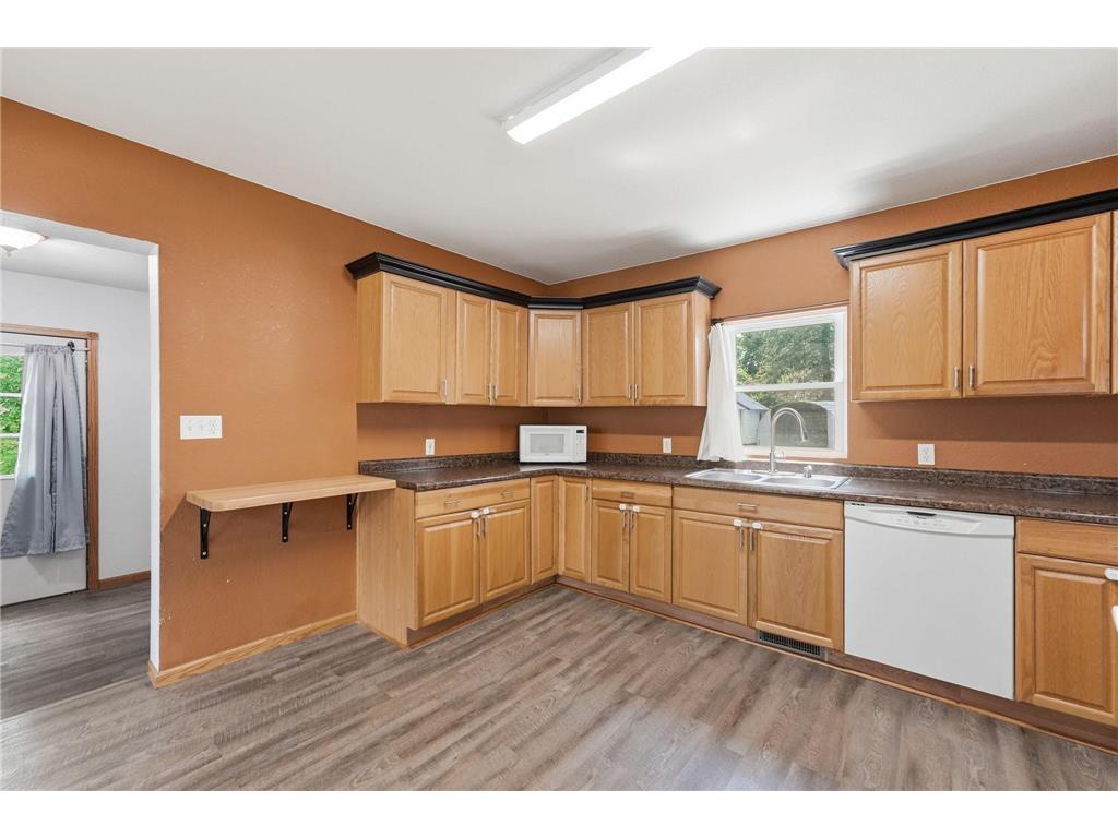 100 3rd Avenue SE New London MN 56273 7096581 image12