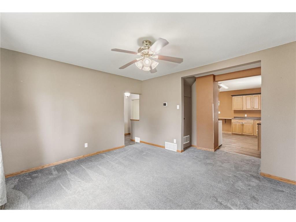 100 3rd Avenue SE New London MN 56273 7096581 image19