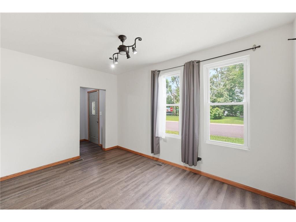 100 3rd Avenue SE New London MN 56273 7096581 image22