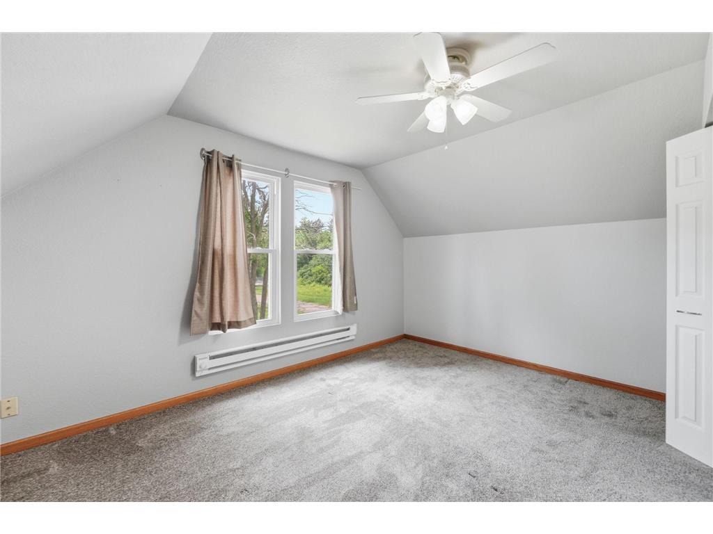 100 3rd Avenue SE New London MN 56273 7096581 image25