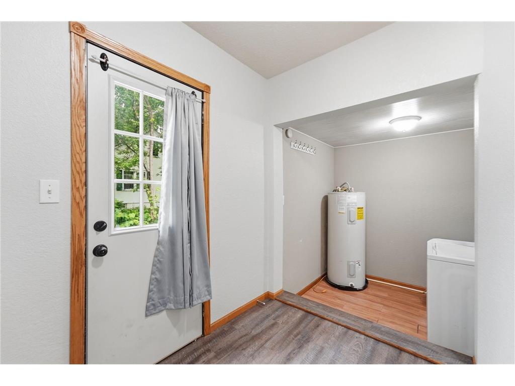 100 3rd Avenue SE New London MN 56273 7096581 image8