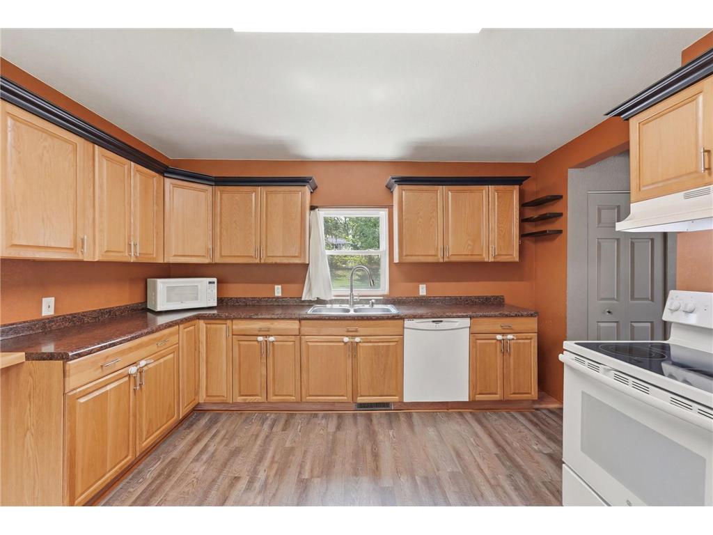 100 3rd Avenue SE New London MN 56273 7096581 image9