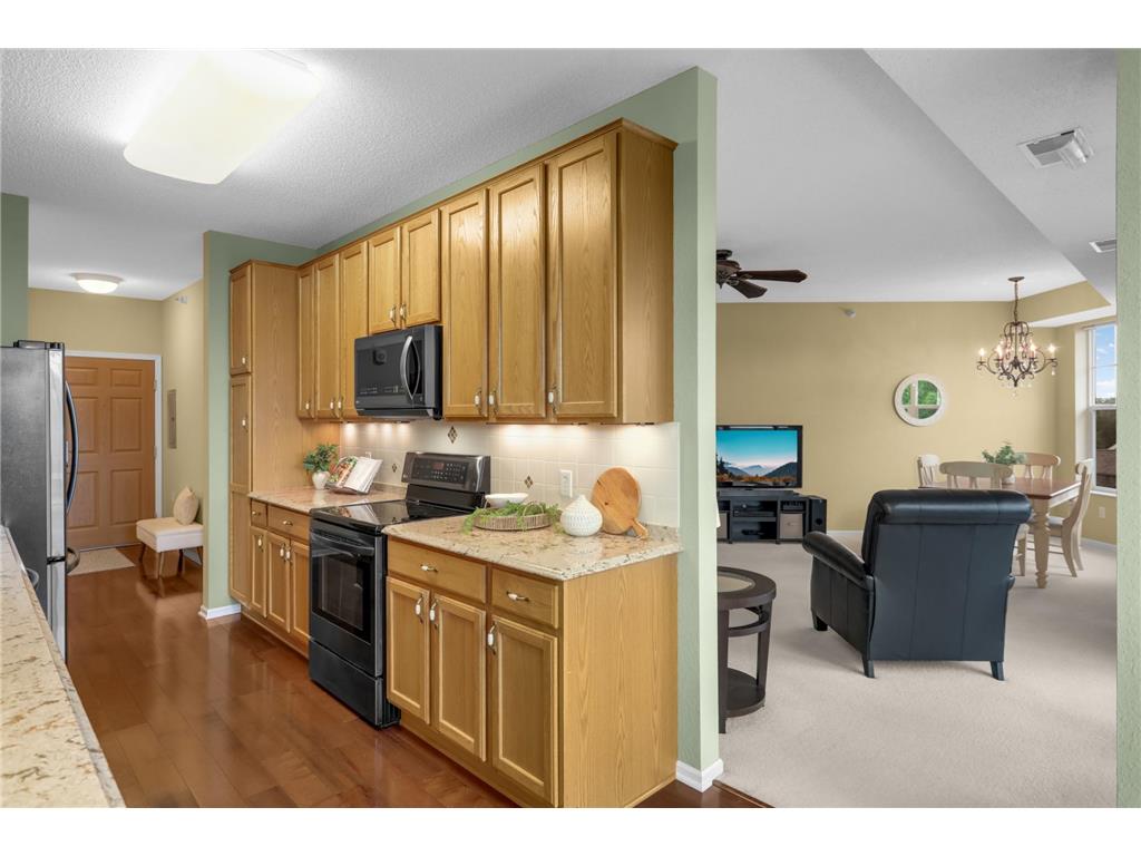 100 Clydesdale Trail #328 Medina MN 55340 7018629 image11