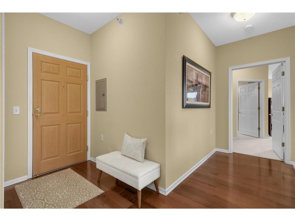 100 Clydesdale Trail #328 Medina MN 55340 7018629 image6