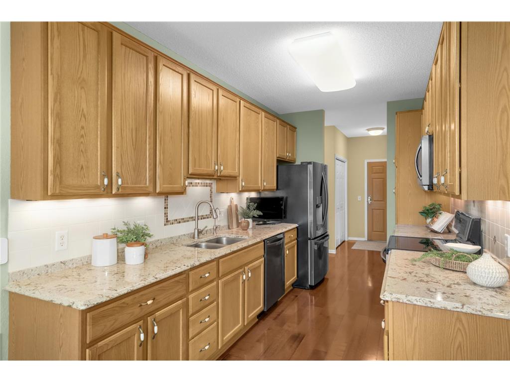 100 Clydesdale Trail #328 Medina MN 55340 7018629 image8