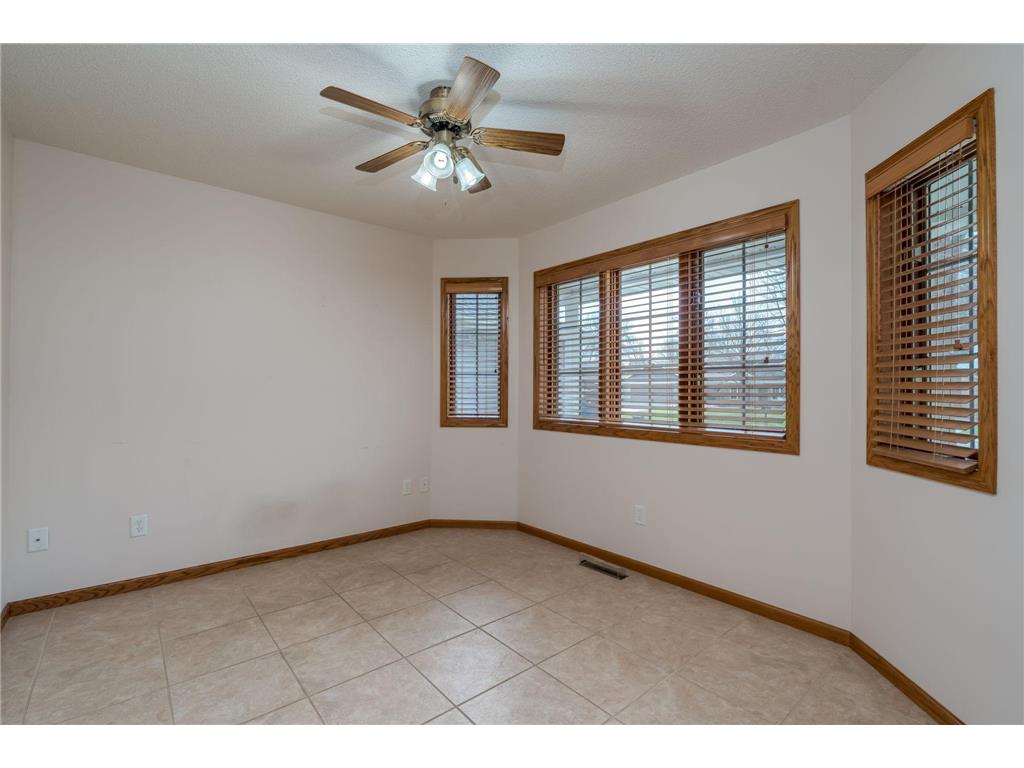100 Crystal Lane Mankato MN 56001 7104385 image4