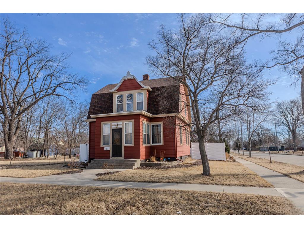 100 E 5th Street Morris MN 56267 6683580 image1