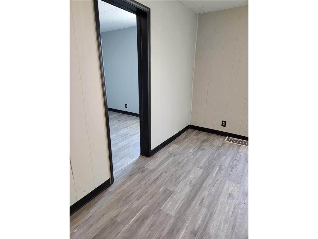 100 Greenback Street NW Sleepy Eye MN 56085 7027298 image10
