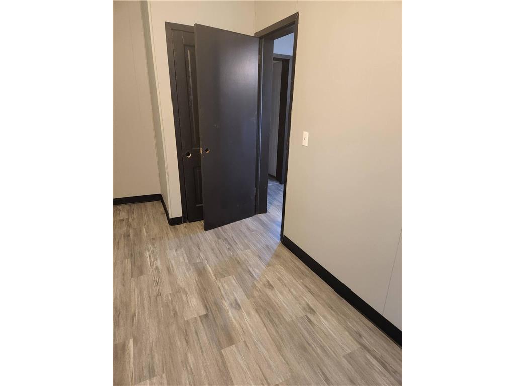 100 Greenback Street NW Sleepy Eye MN 56085 7027298 image11