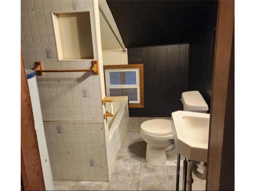 100 Greenback Street NW Sleepy Eye MN 56085 7027298 image19