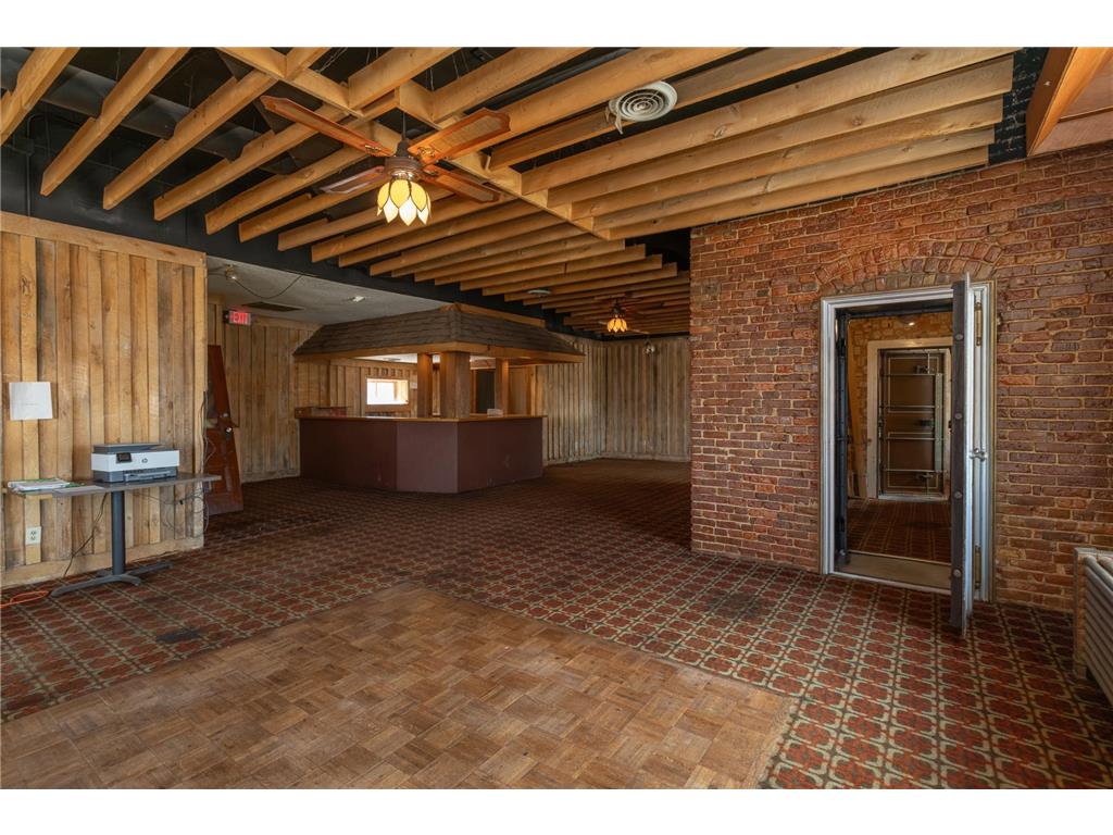 100 S Washington Street Lake City MN 55041 6752187 image23
