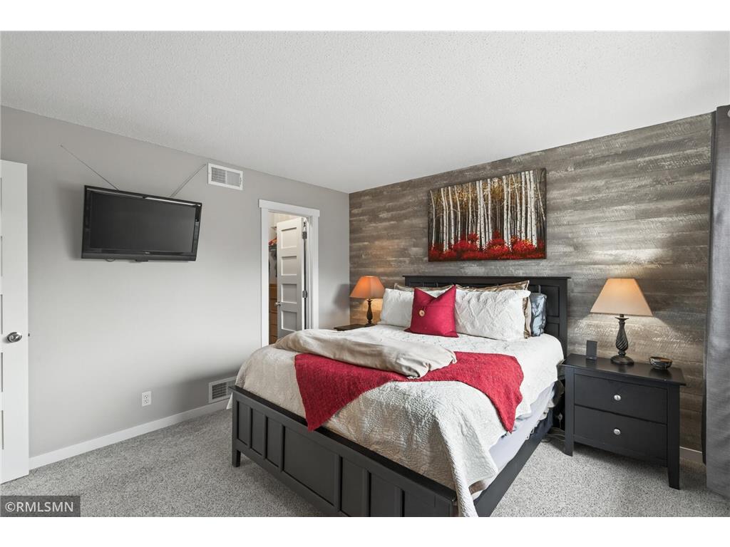 100 South Drive #B Circle Pines MN 55014 7057337 image27