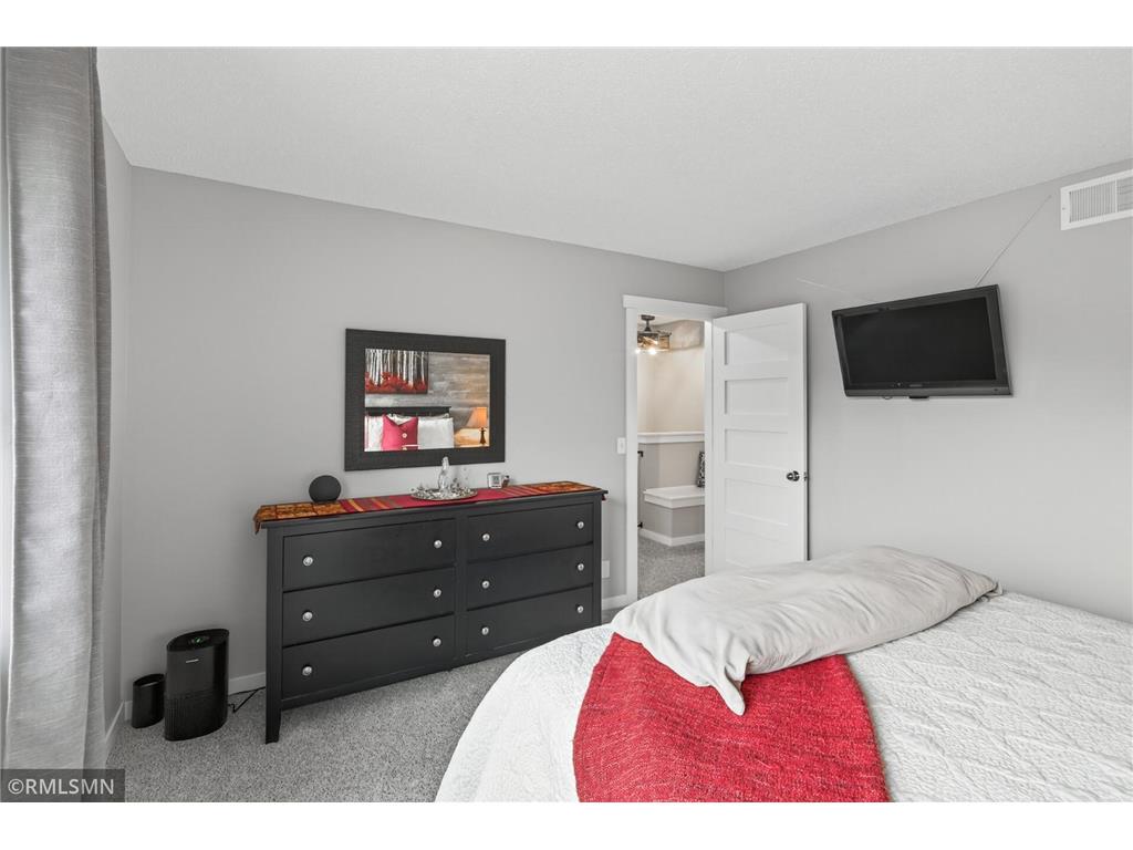 100 South Drive #B Circle Pines MN 55014 7057337 image28