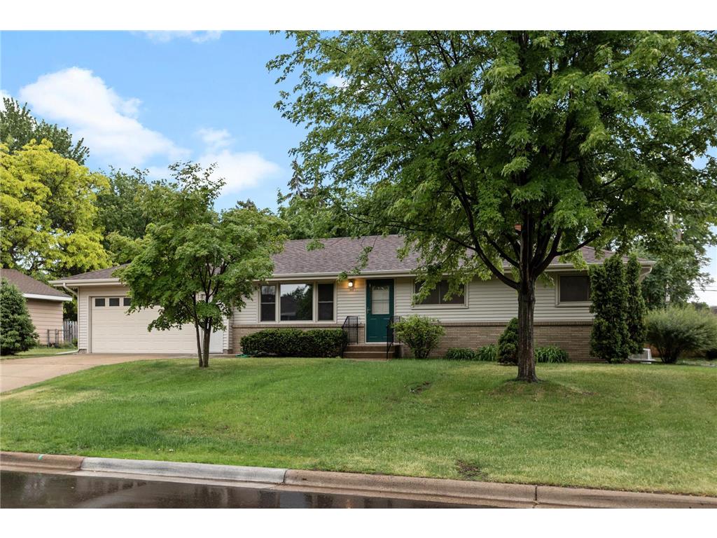 100 Southwood Drive, Vadnais Heights, MN, 55127 MLS 6220105 Edina