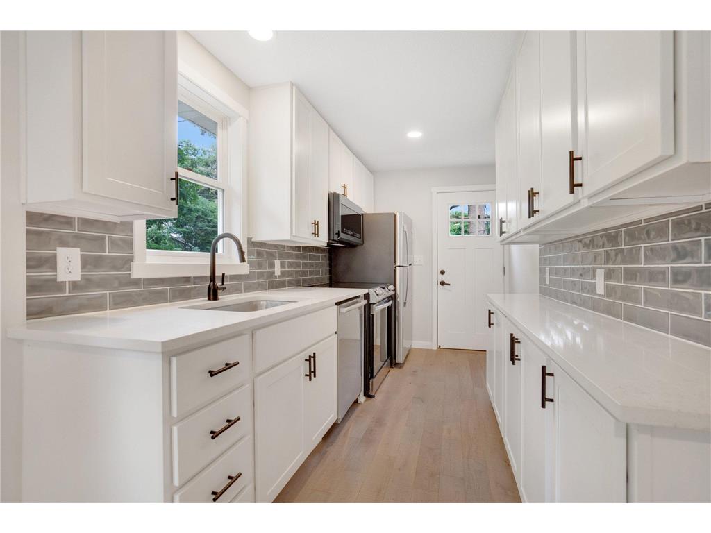100 Warner Avenue S Mahtomedi MN 55115 7035178 image10