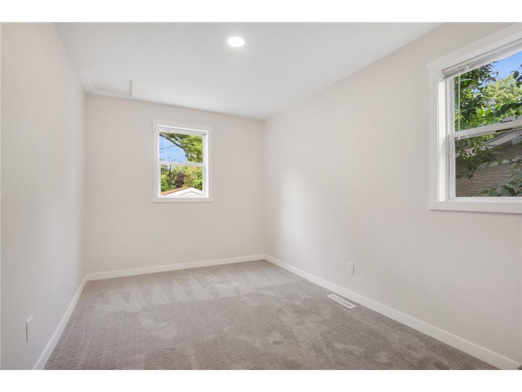 100 Warner Avenue S Mahtomedi MN 55115 7035178 image14