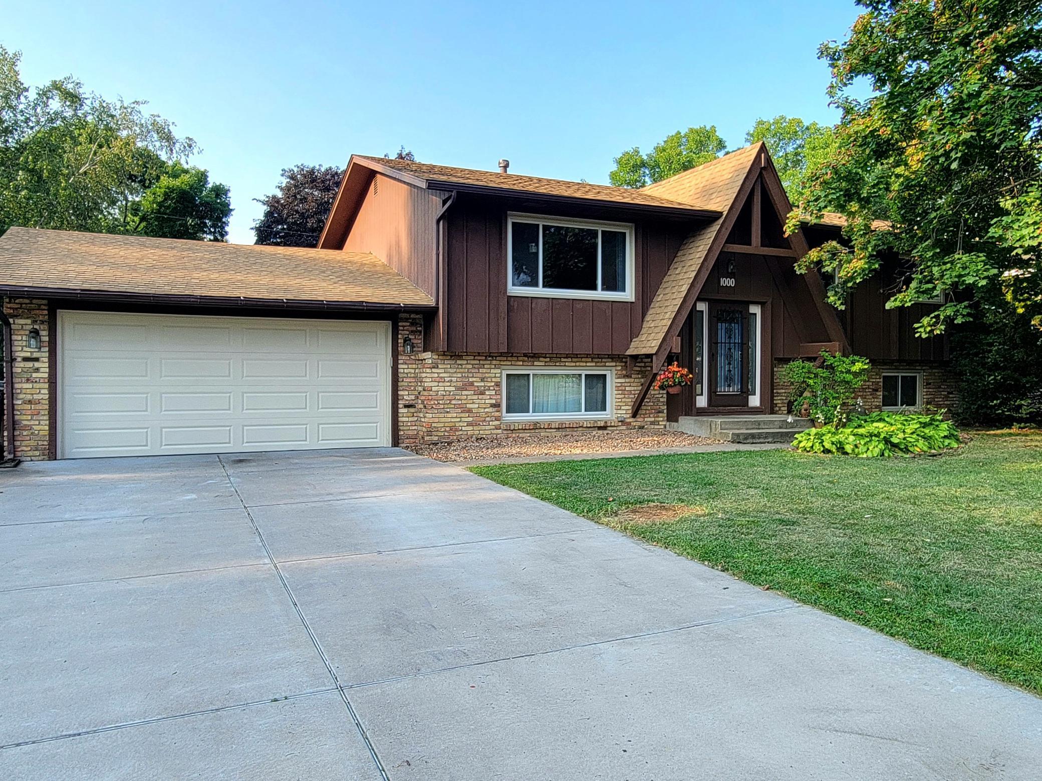 1000 Cobb Road, Shoreview, MN 55126 MLS 6085742 Edina Realty