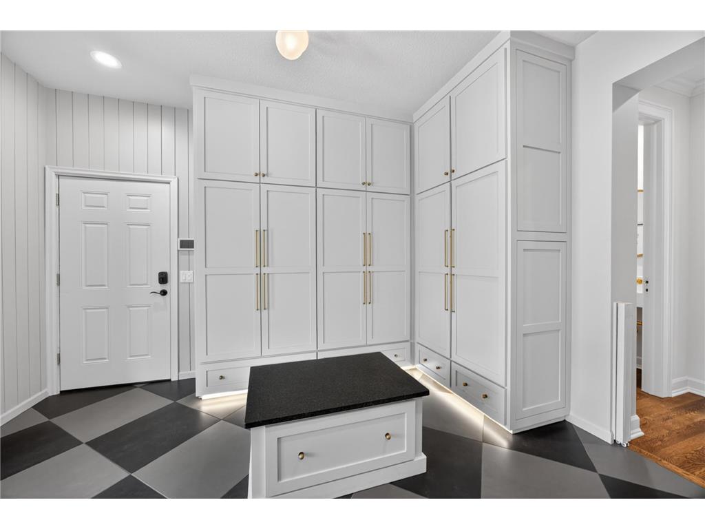 1000 Old Crystal Bay Road S Orono MN 55391 - French 7025347 image34
