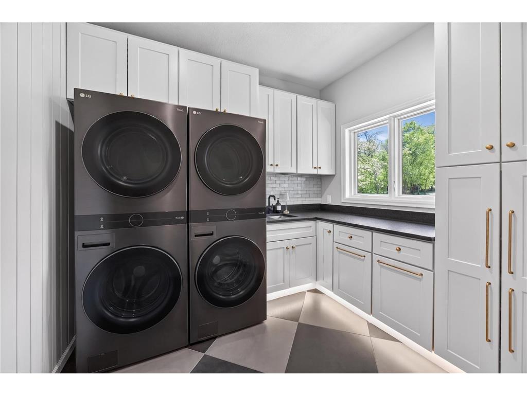 1000 Old Crystal Bay Road S Orono MN 55391 - French 7025347 image35