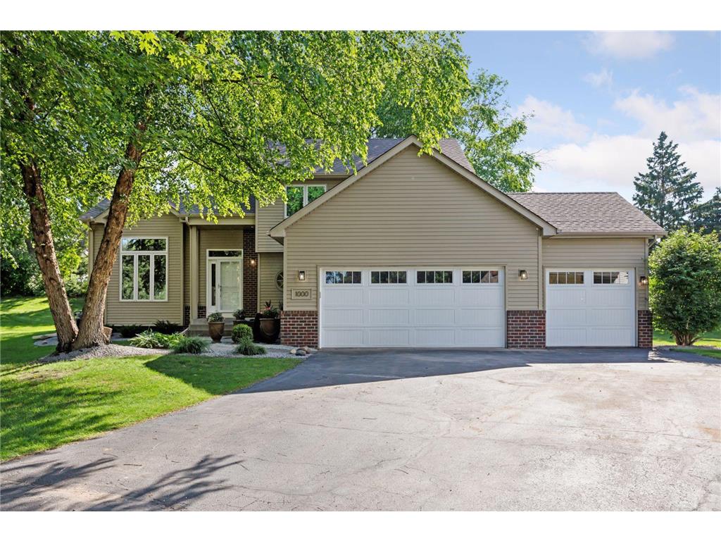 1000 Wildflower Court Eagan MN 55123 6750100 image1