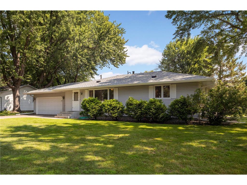 10000 Nathan Lane N Maple Grove MN 55369 6769569 image1