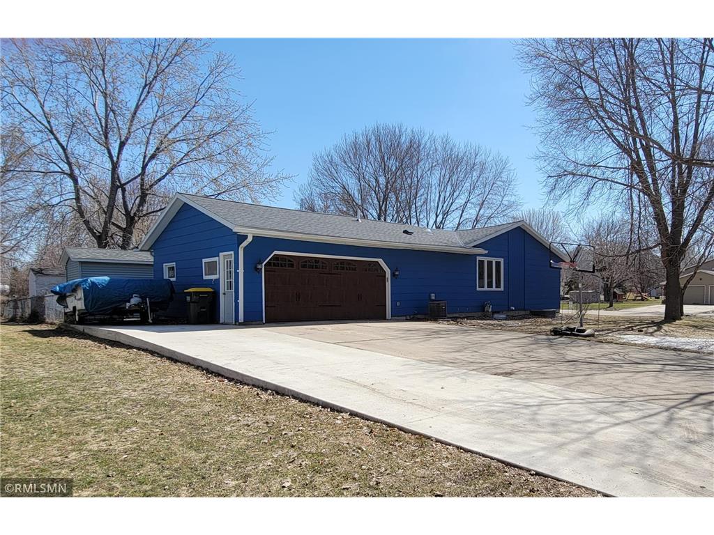 1001 14 Avenue SE Willmar MN 56201 6344238 image1