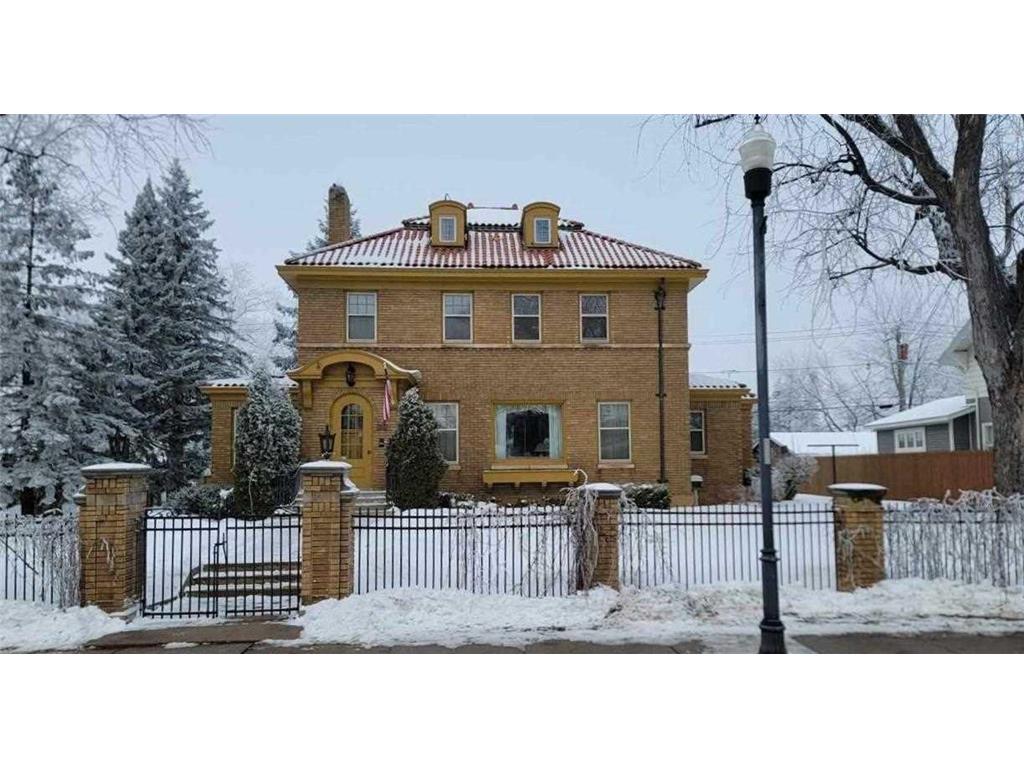 1001 E Howard Street Hibbing MN 55746 7023560 image1