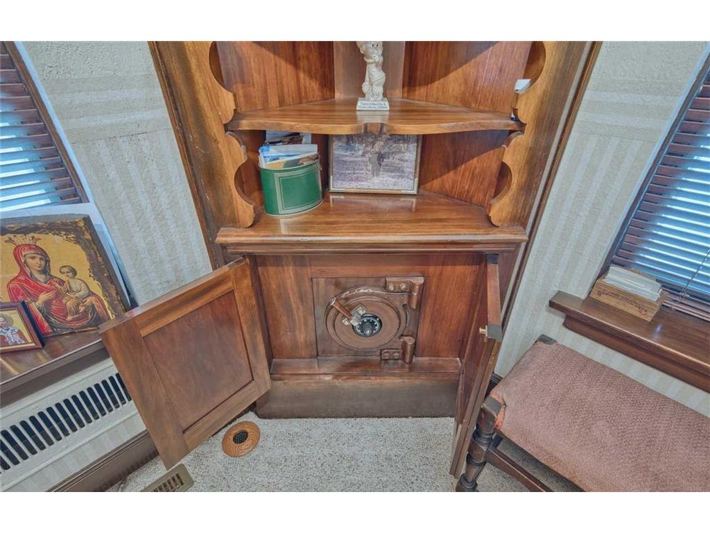 1001 E Howard Street Hibbing MN 55746 7023560 image15