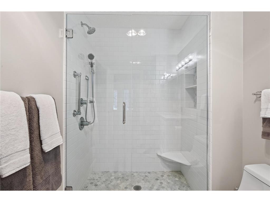 1001 E Travelers Trail Burnsville MN 55337 7107755 image25