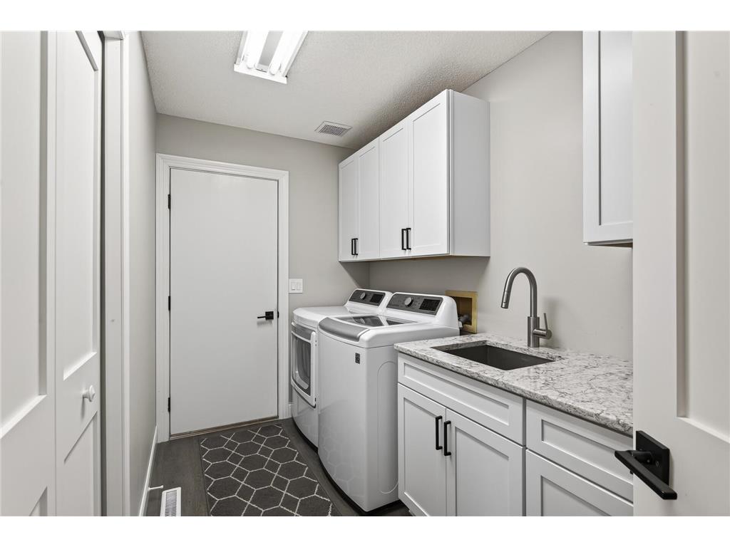1001 E Travelers Trail Burnsville MN 55337 7107755 image30