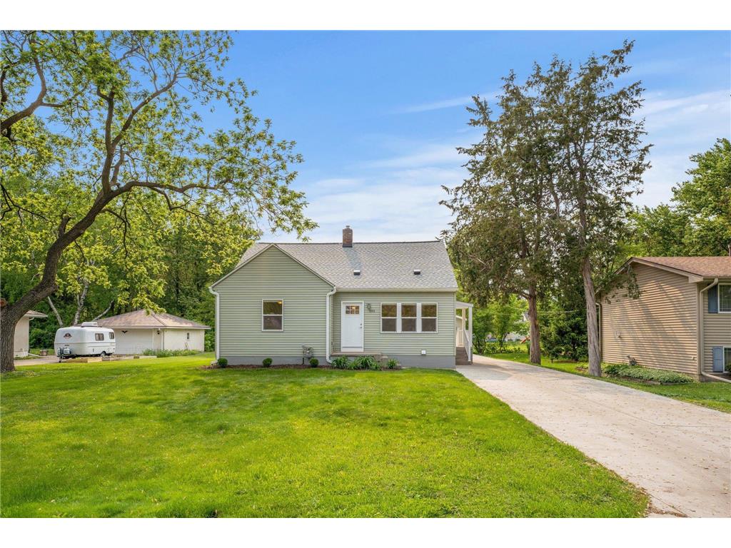 1001 Glendon Street N Maplewood MN 55119 6735461 image1